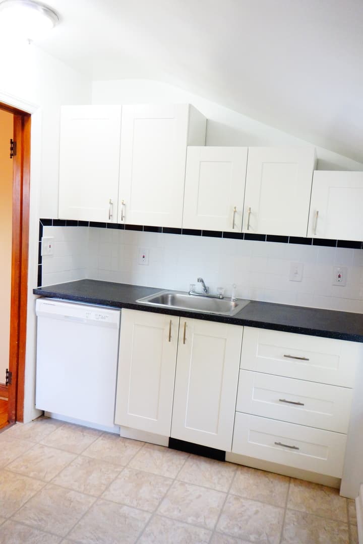 Takoma Park Apartment: 806 Houston Ave