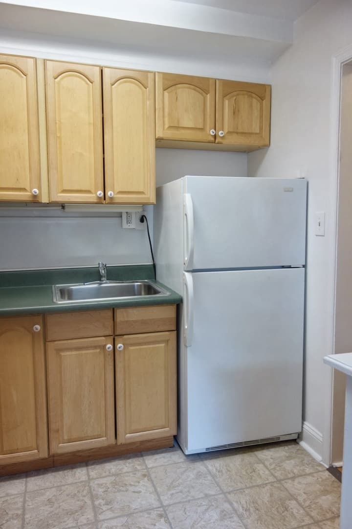 Takoma Park Apartment: 8105 Greenwood Ave