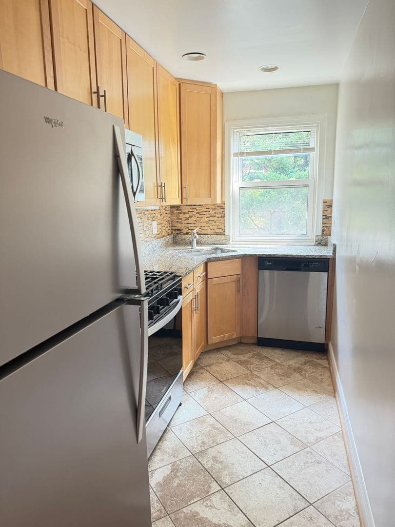 Silver Spring Apartment: 8705 Plymouth St