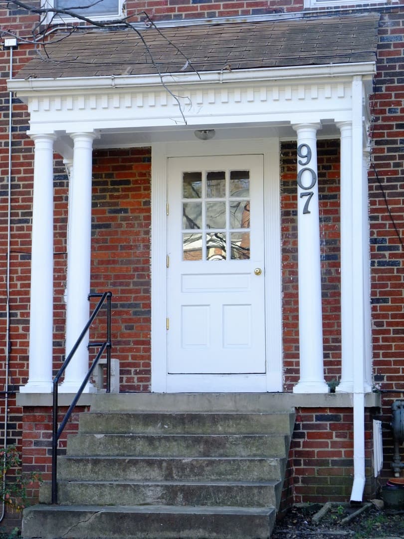 Takoma Park Apartment: 907 Wabash Ave