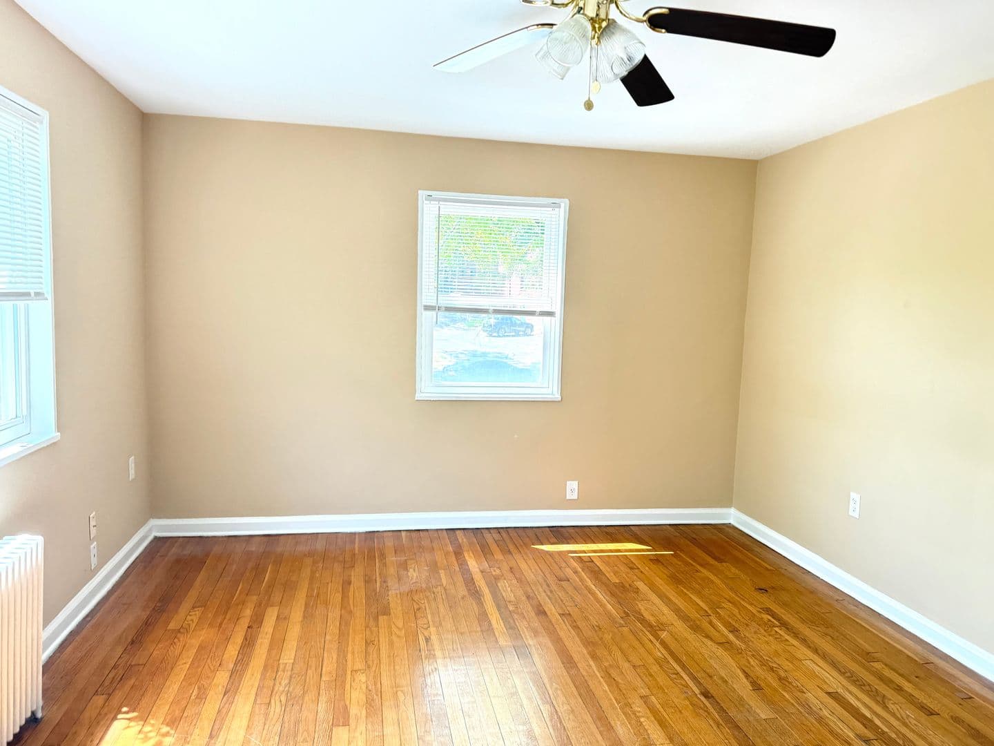 Brentwood Apartment: 4108 40th St.