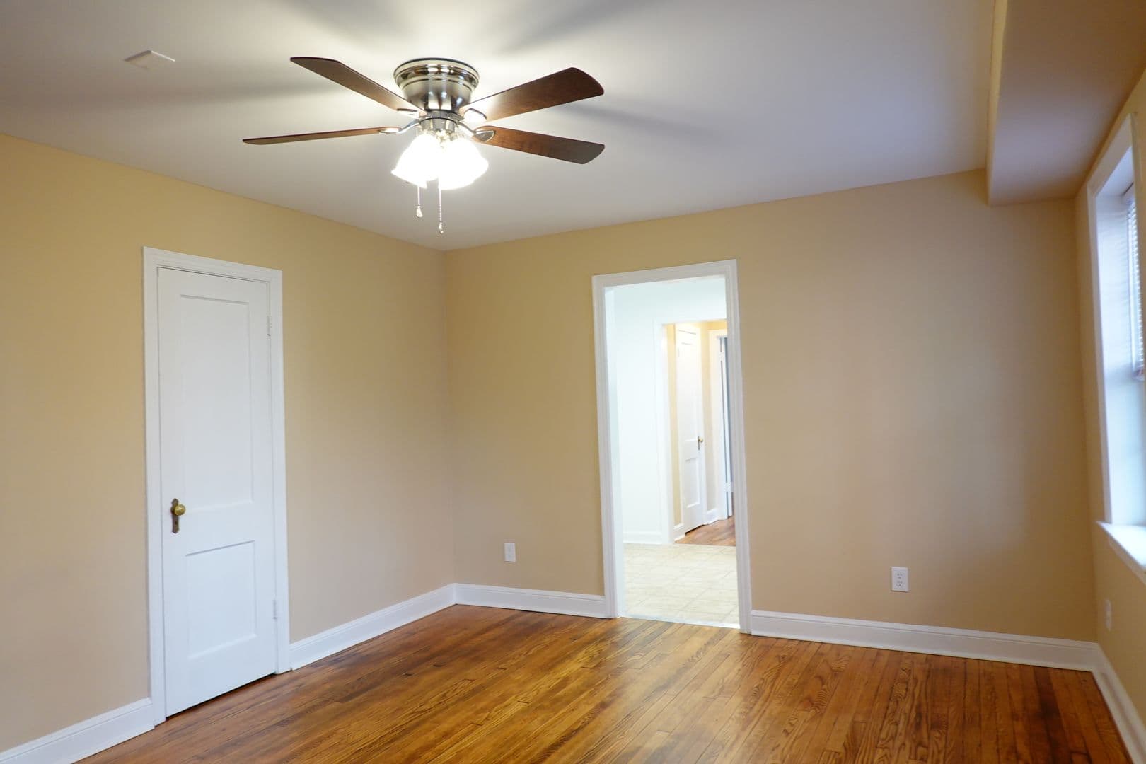 Takoma Park Apartment: 8310 Garland Ave