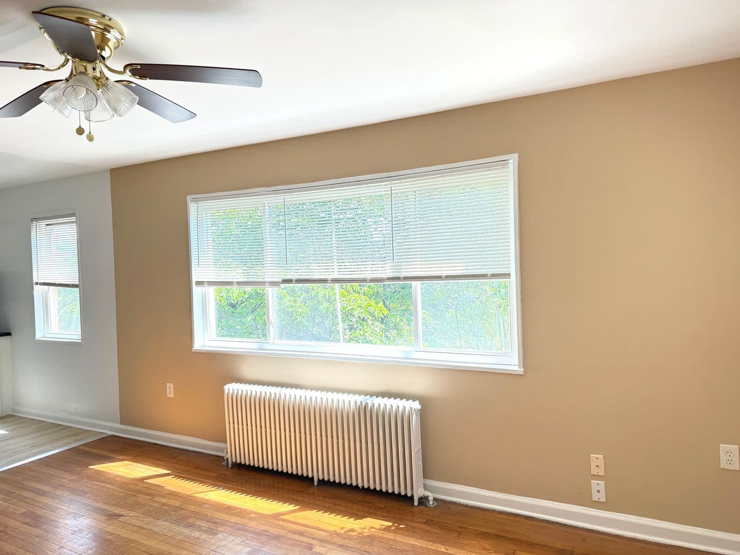 Brentwood Apartment: 4108 40th St.