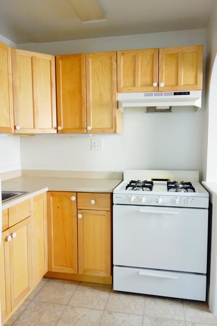 Takoma Park Apartment: 8105 Greenwood Ave