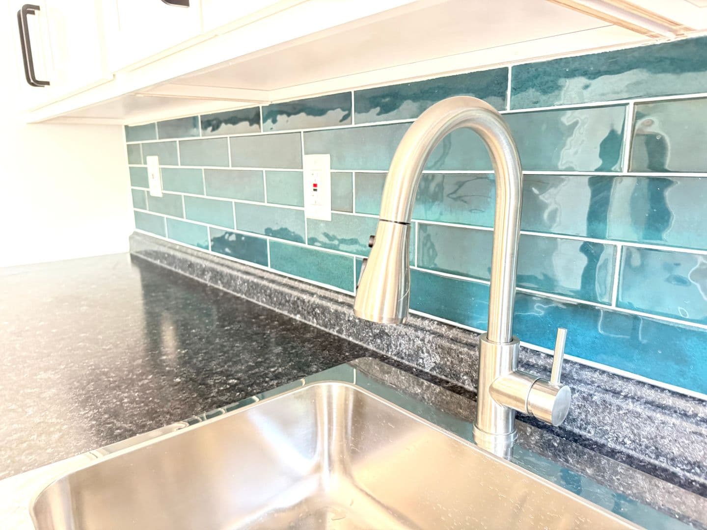 Brentwood Apartment: 4108 40th St.