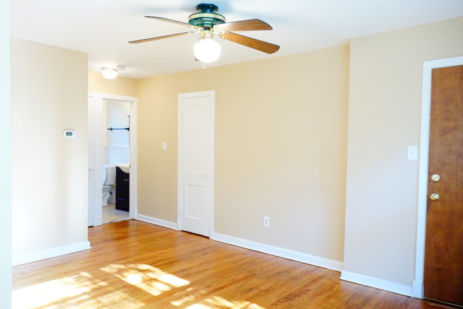 Takoma Park Apartment: 8400 Greenwood Ave