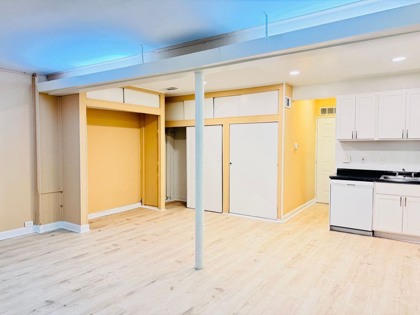 Silver Spring Apartment: 8715 Plymouth St
