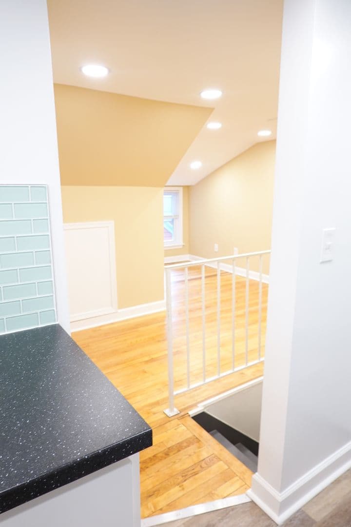 Takoma Park Apartment: 8220 Greenwood Ave