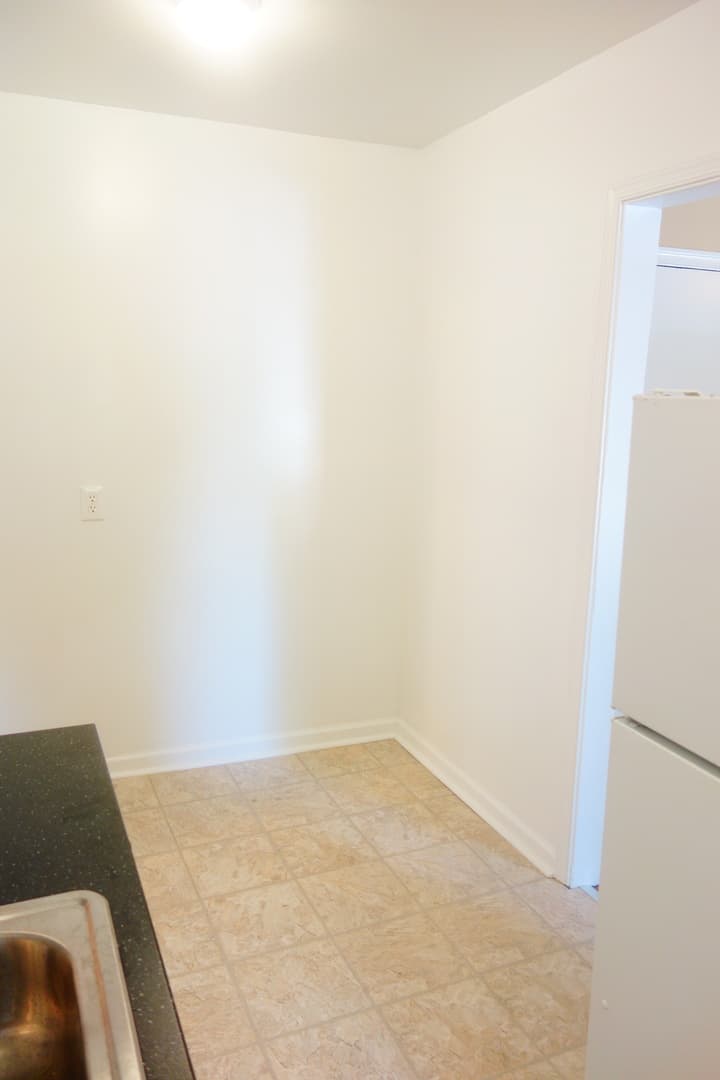 Takoma Park Apartment: 8401 Flower Ave