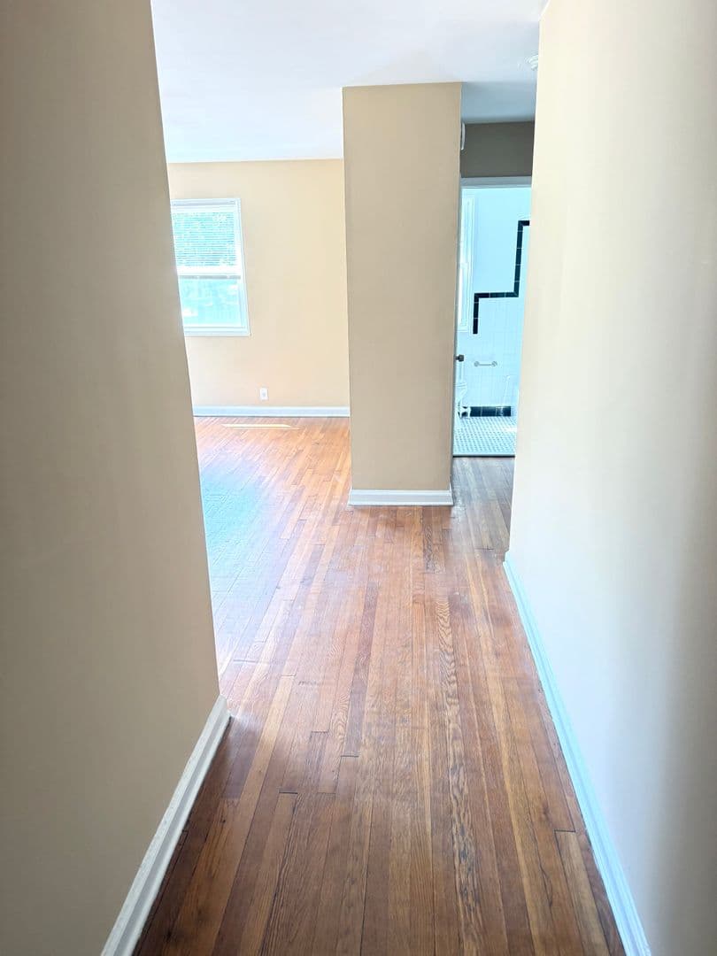 Brentwood Apartment: 4108 40th St.