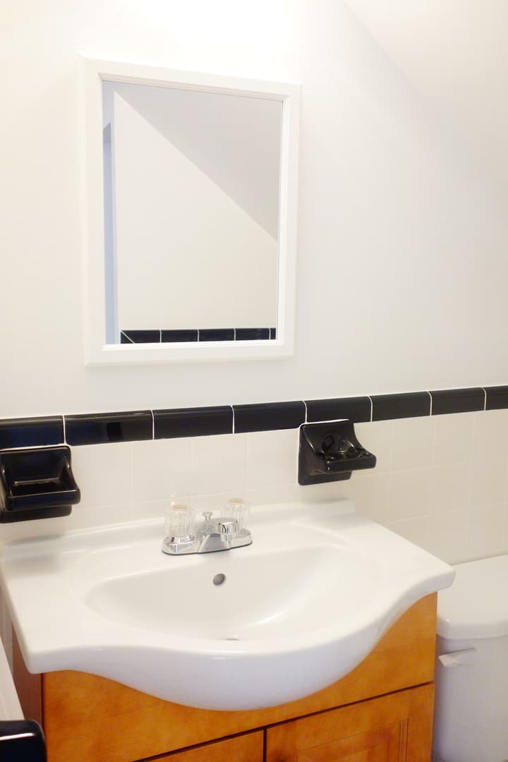 Takoma Park Apartment: 8401 Flower Ave