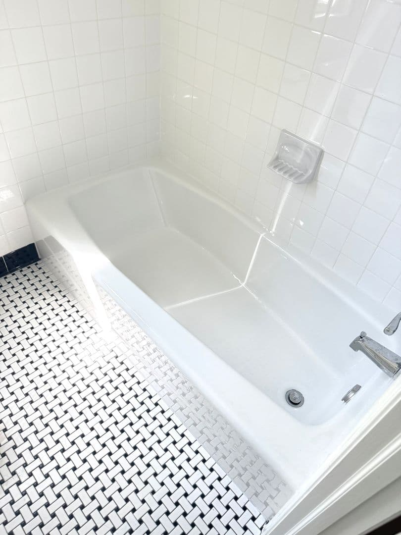 Brentwood Apartment: 4108 40th St.