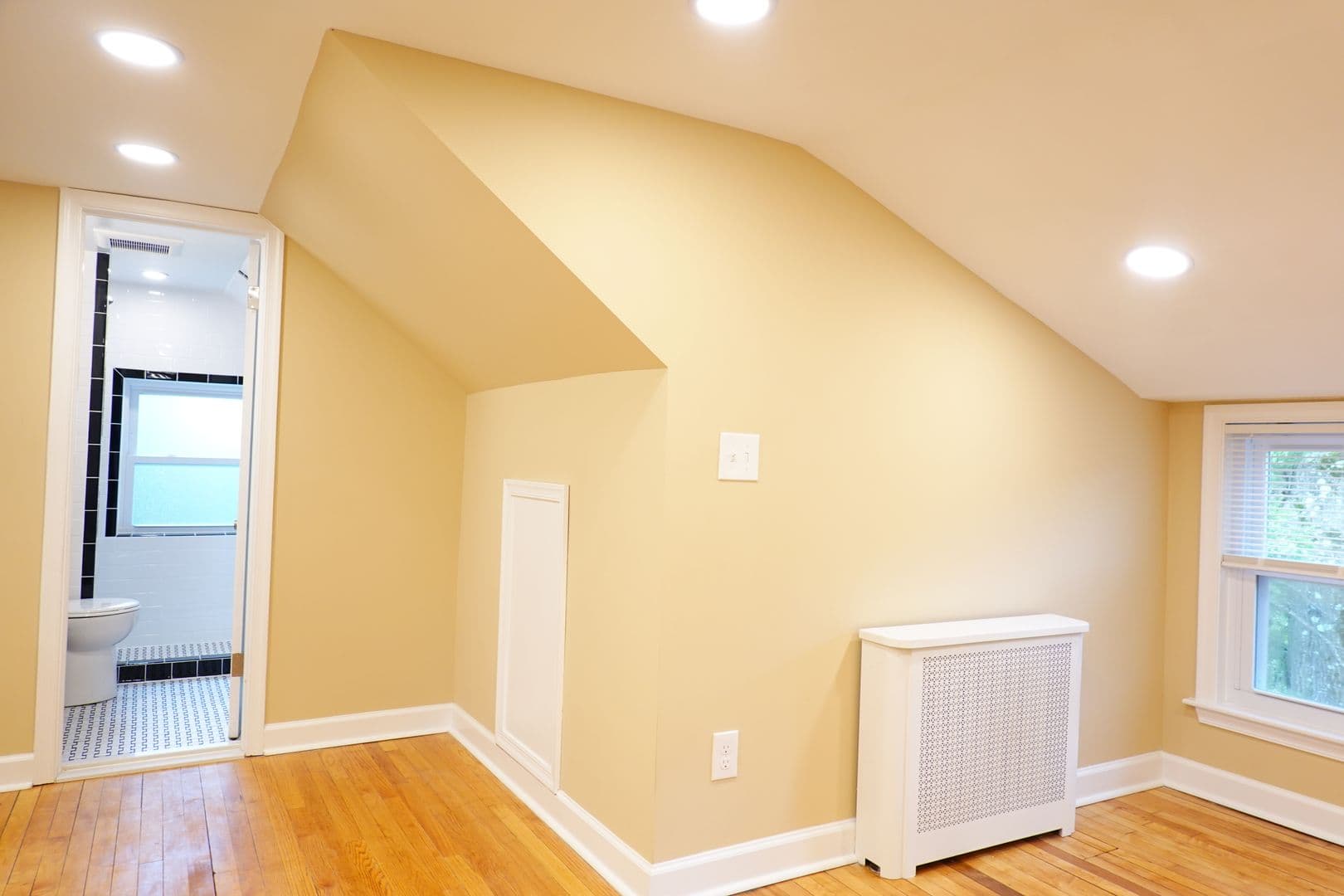 Takoma Park Apartment: 8220 Greenwood Ave