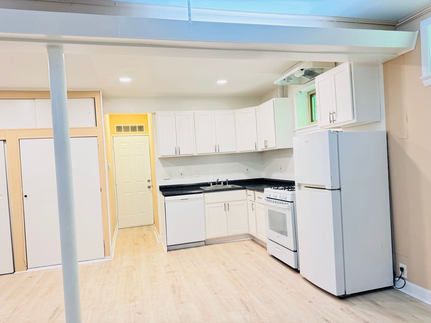 Silver Spring Apartment: 8715 Plymouth St