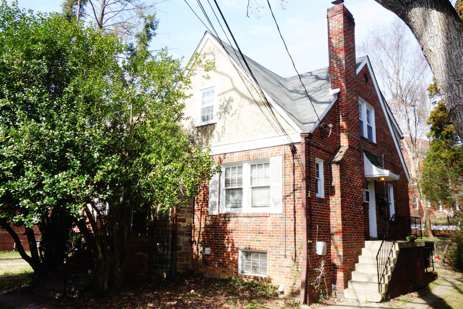 Takoma Park Apartment: 806 Houston Ave