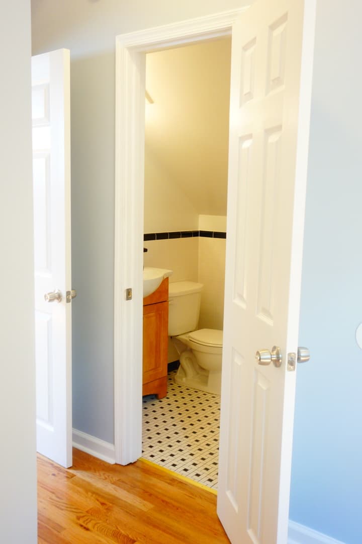 Takoma Park Apartment: 8401 Flower Ave