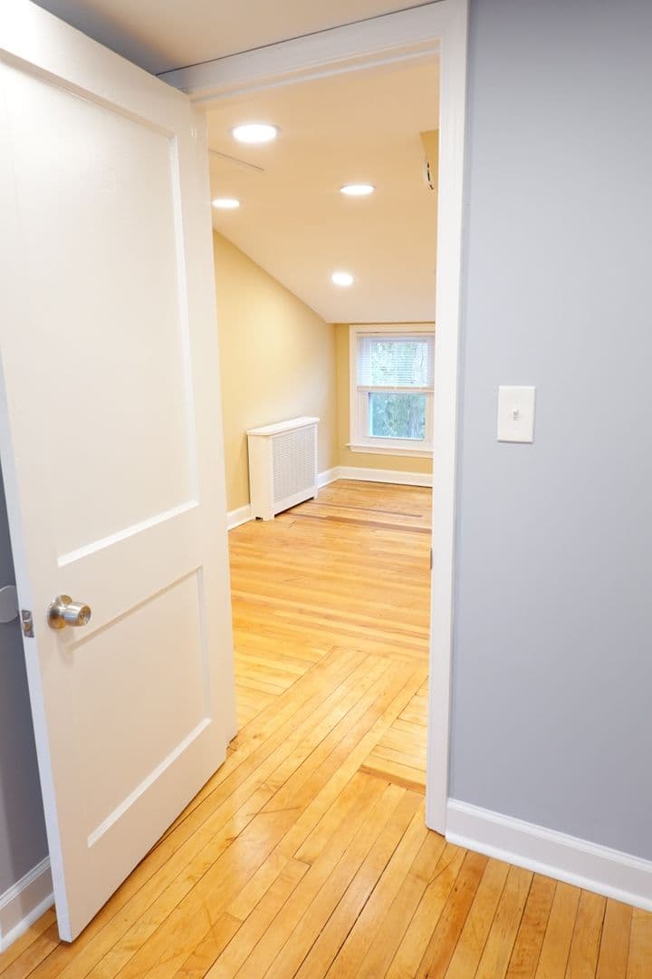 Takoma Park Apartment: 8220 Greenwood Ave