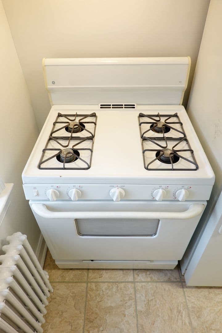 Takoma Park Apartment: 8310 Garland Ave