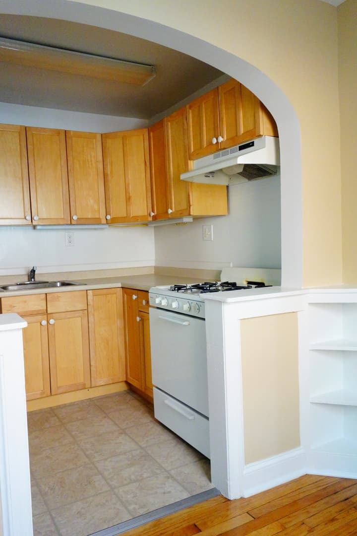 Takoma Park Apartment: 8105 Greenwood Ave