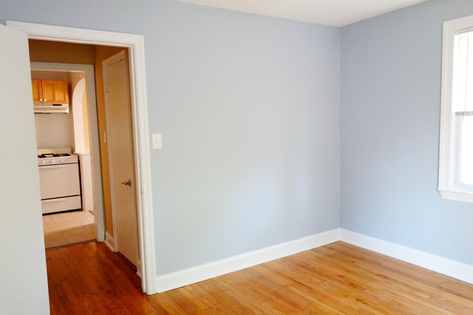 Takoma Park Apartment: 8105 Greenwood Ave