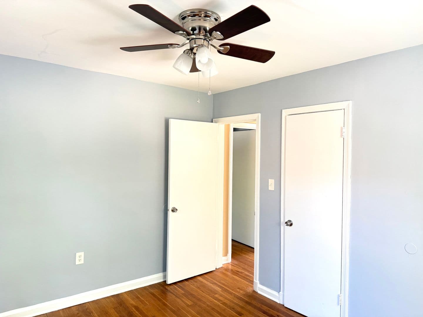 Brentwood Apartment: 4108 40th St.
