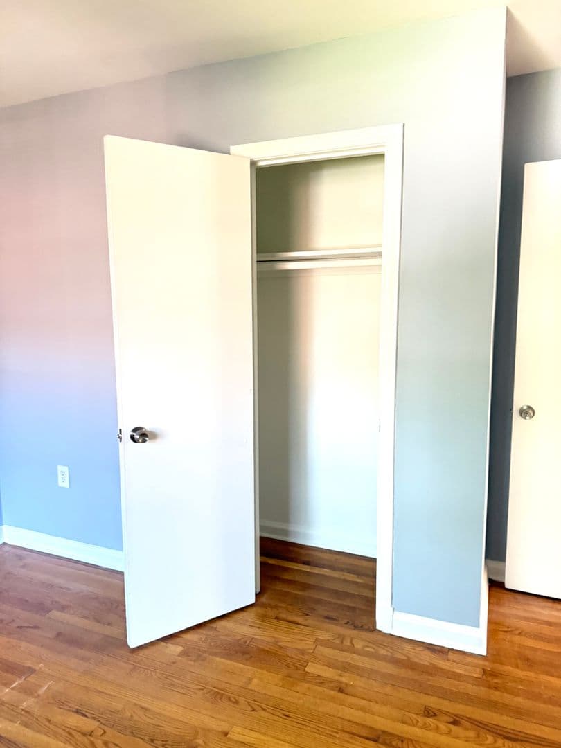 Brentwood Apartment: 4108 40th St.