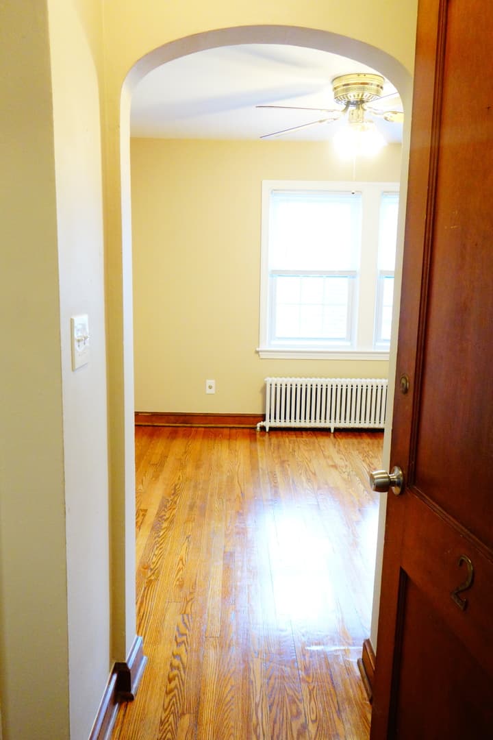 Takoma Park Apartment: 806 Houston Ave