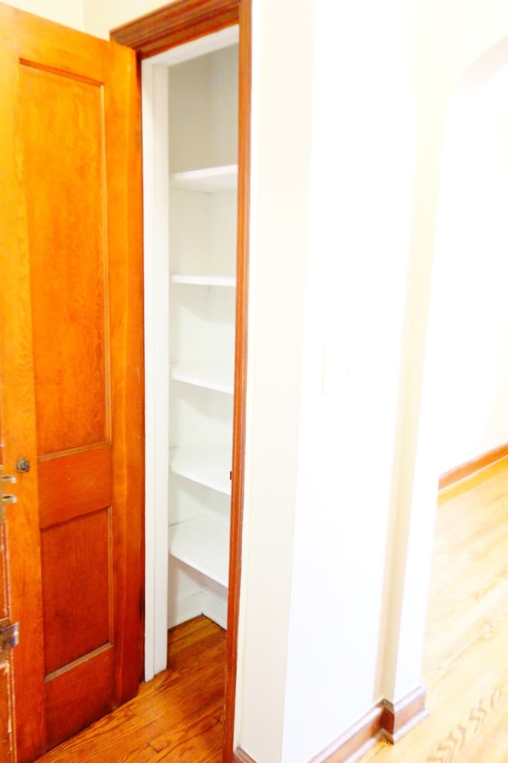 Takoma Park Apartment: 806 Houston Ave