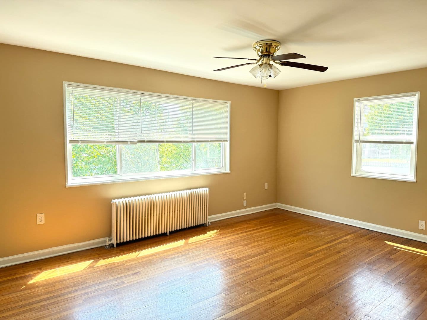 Brentwood Apartment: 4108 40th St.