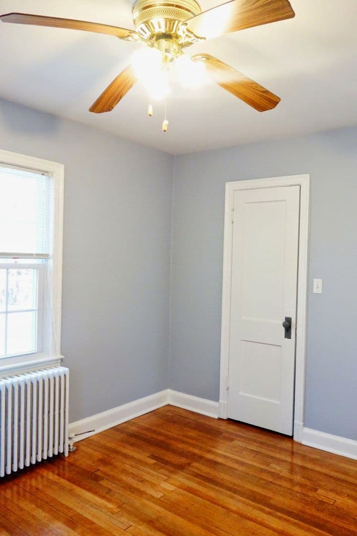 Takoma Park Apartment: 8404 Greenwood Ave