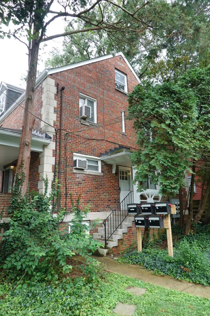 Takoma Park Apartment: 8220 Greenwood Ave