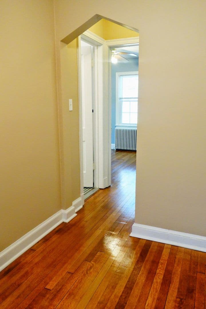 Takoma Park Apartment: 8404 Greenwood Ave