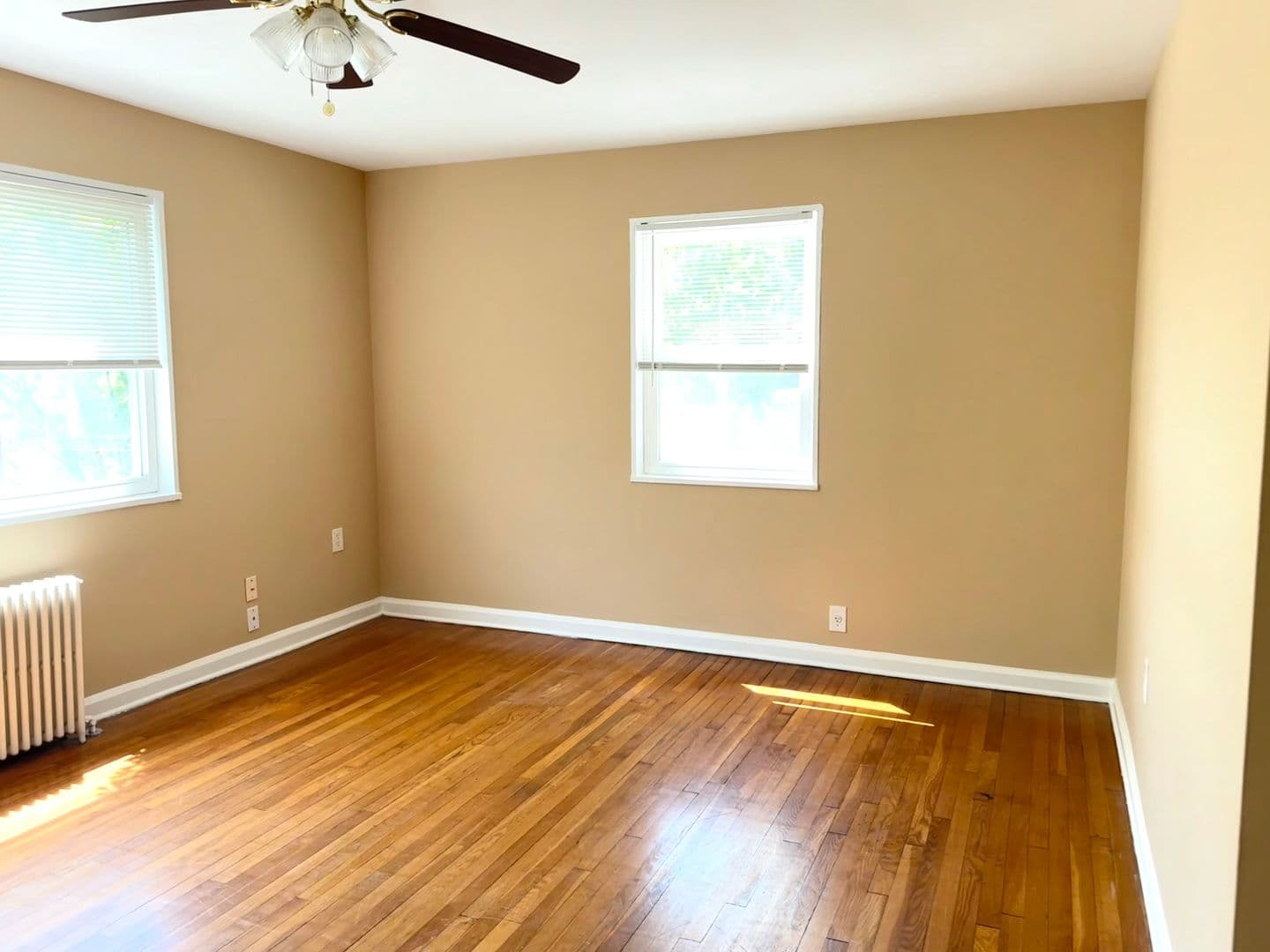 Brentwood Apartment: 4108 40th St.