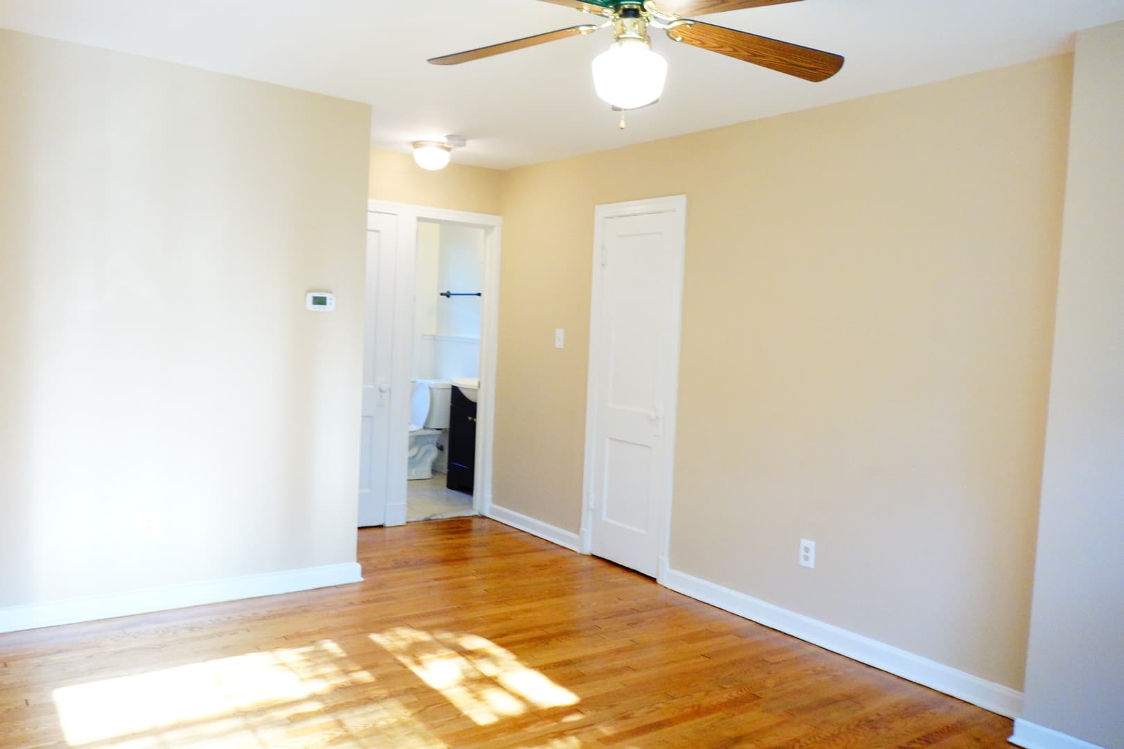Takoma Park Apartment: 8400 Greenwood Ave