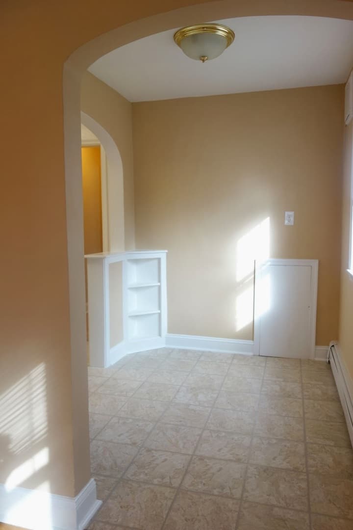 Takoma Park Apartment: 8105 Greenwood Ave