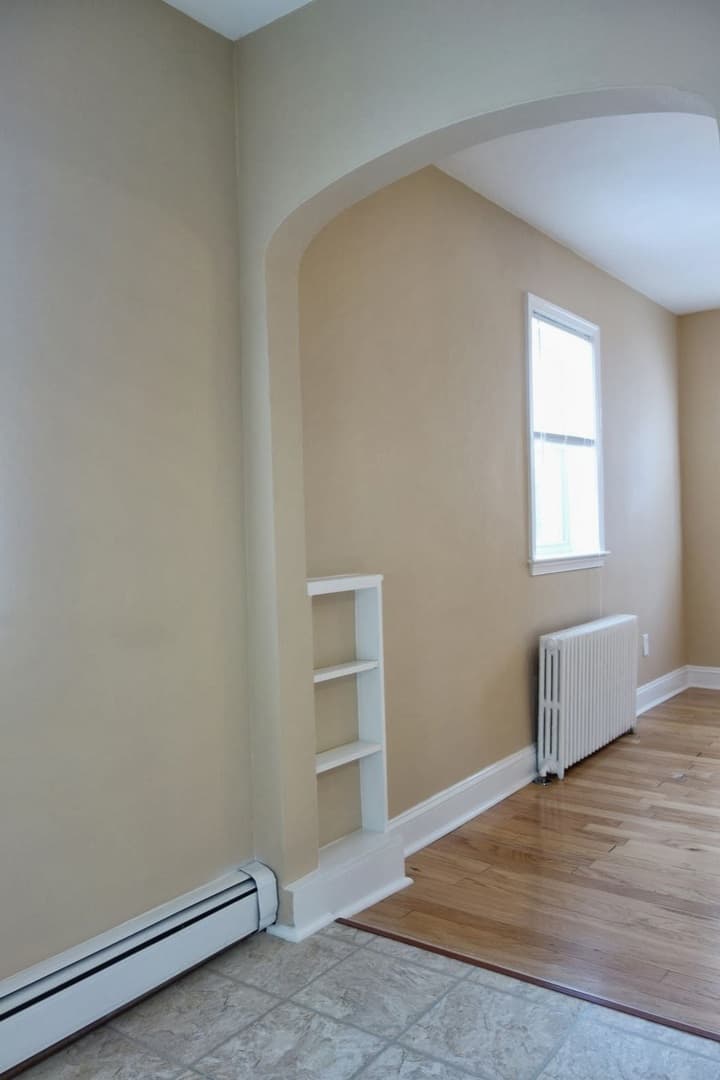 Takoma Park Apartment: 8105 Greenwood Ave