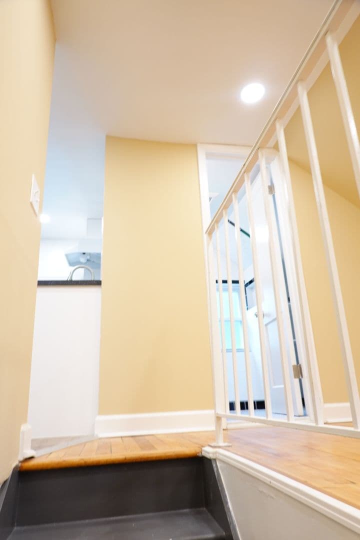 Takoma Park Apartment: 8220 Greenwood Ave