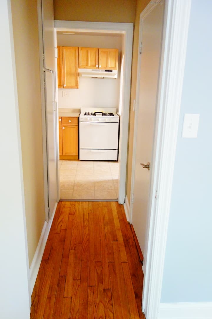 Takoma Park Apartment: 8105 Greenwood Ave
