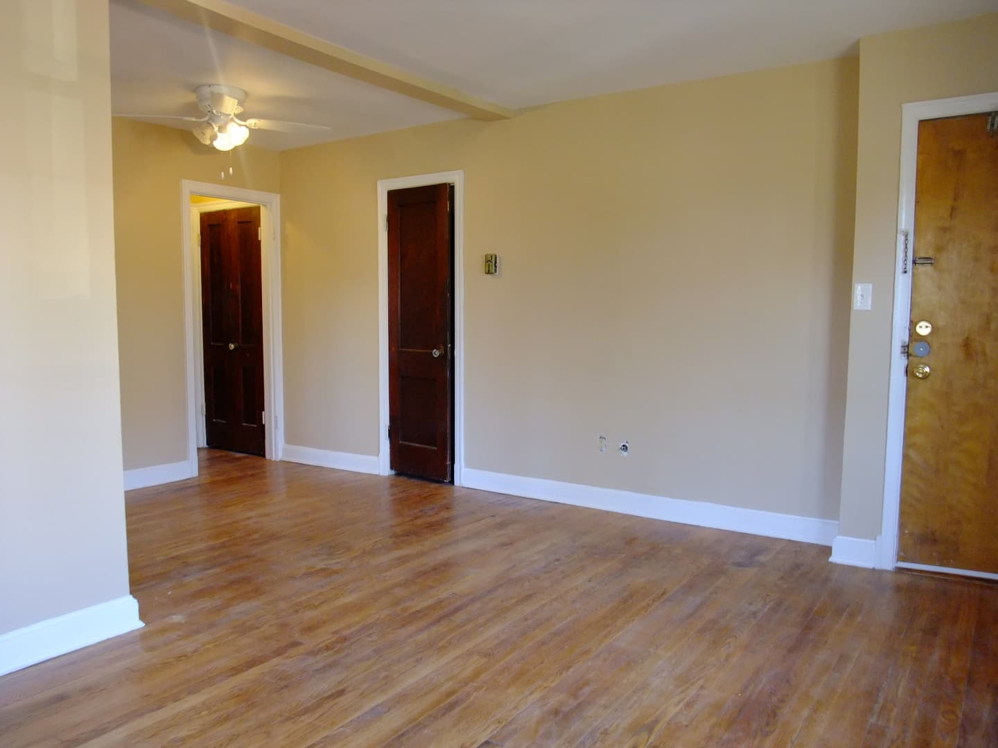 Takoma Park Apartment: 907 Wabash Ave