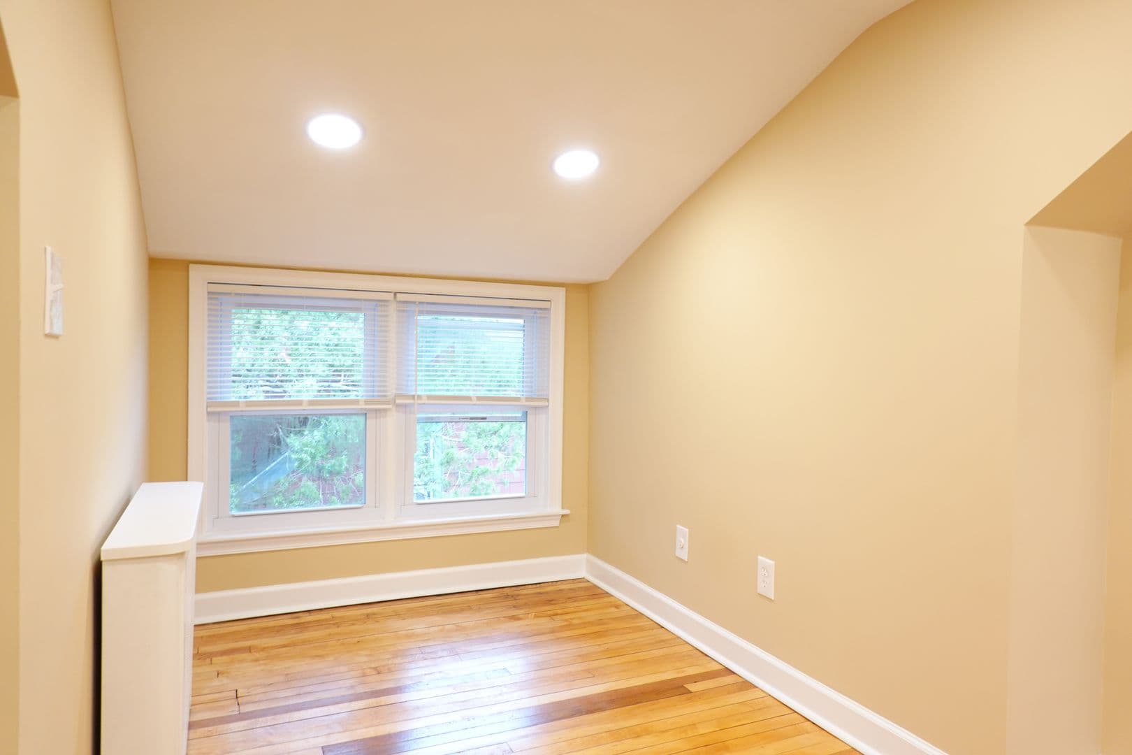 Takoma Park Apartment: 8220 Greenwood Ave