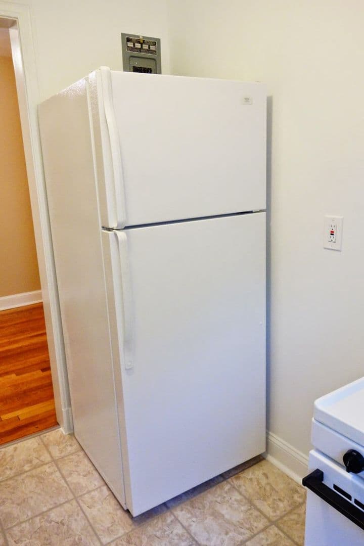 Takoma Park Apartment: 8404 Greenwood Ave