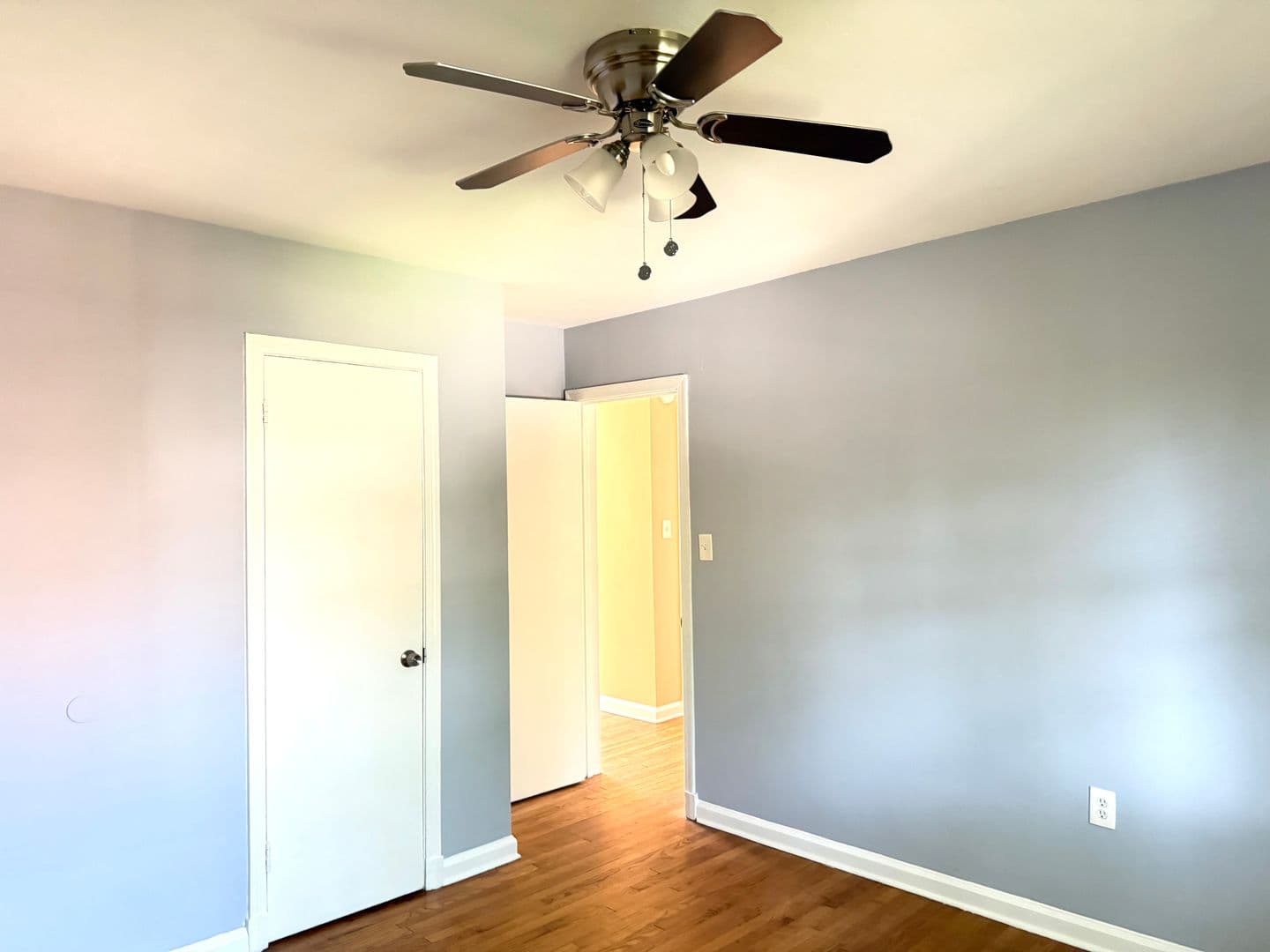 Brentwood Apartment: 4108 40th St.