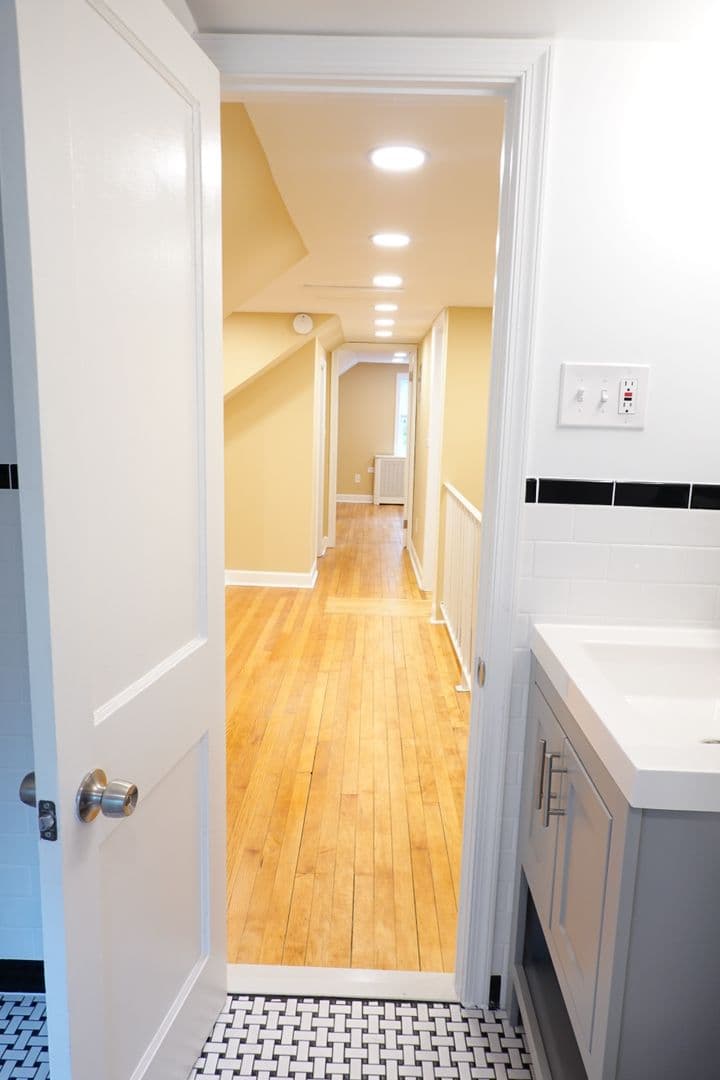 Takoma Park Apartment: 8220 Greenwood Ave