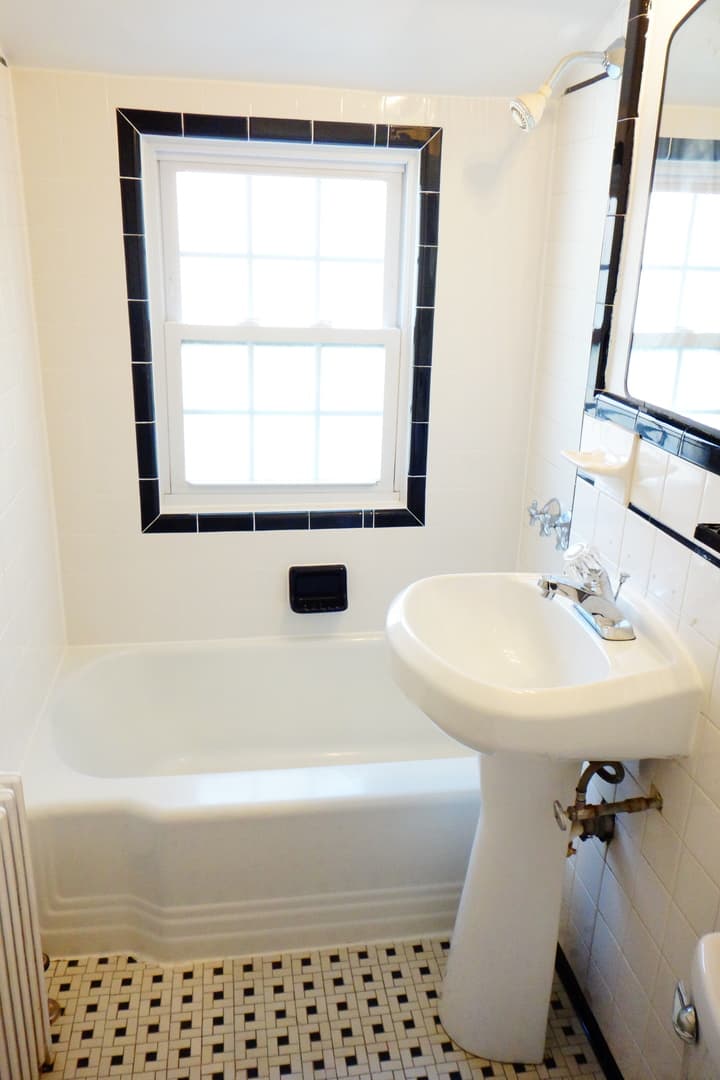 Takoma Park Apartment: 806 Houston Ave