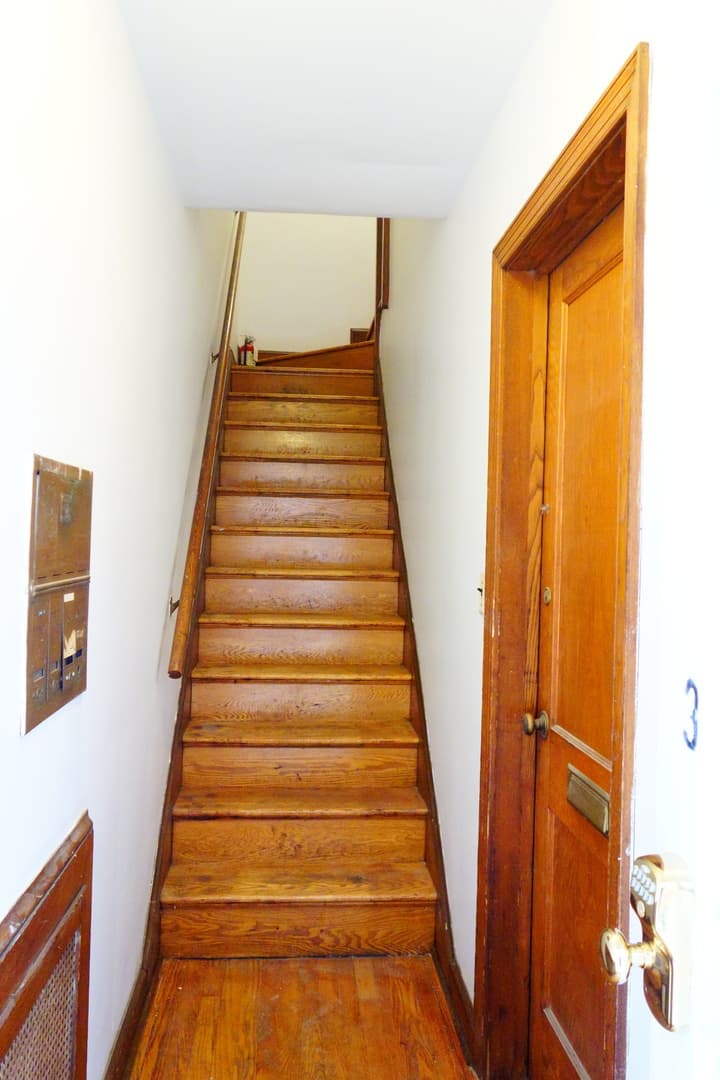 Takoma Park Apartment: 806 Houston Ave