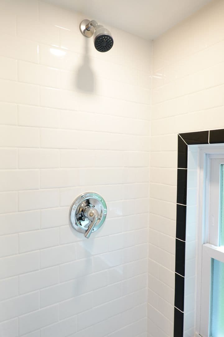 Takoma Park Apartment: 8220 Greenwood Ave