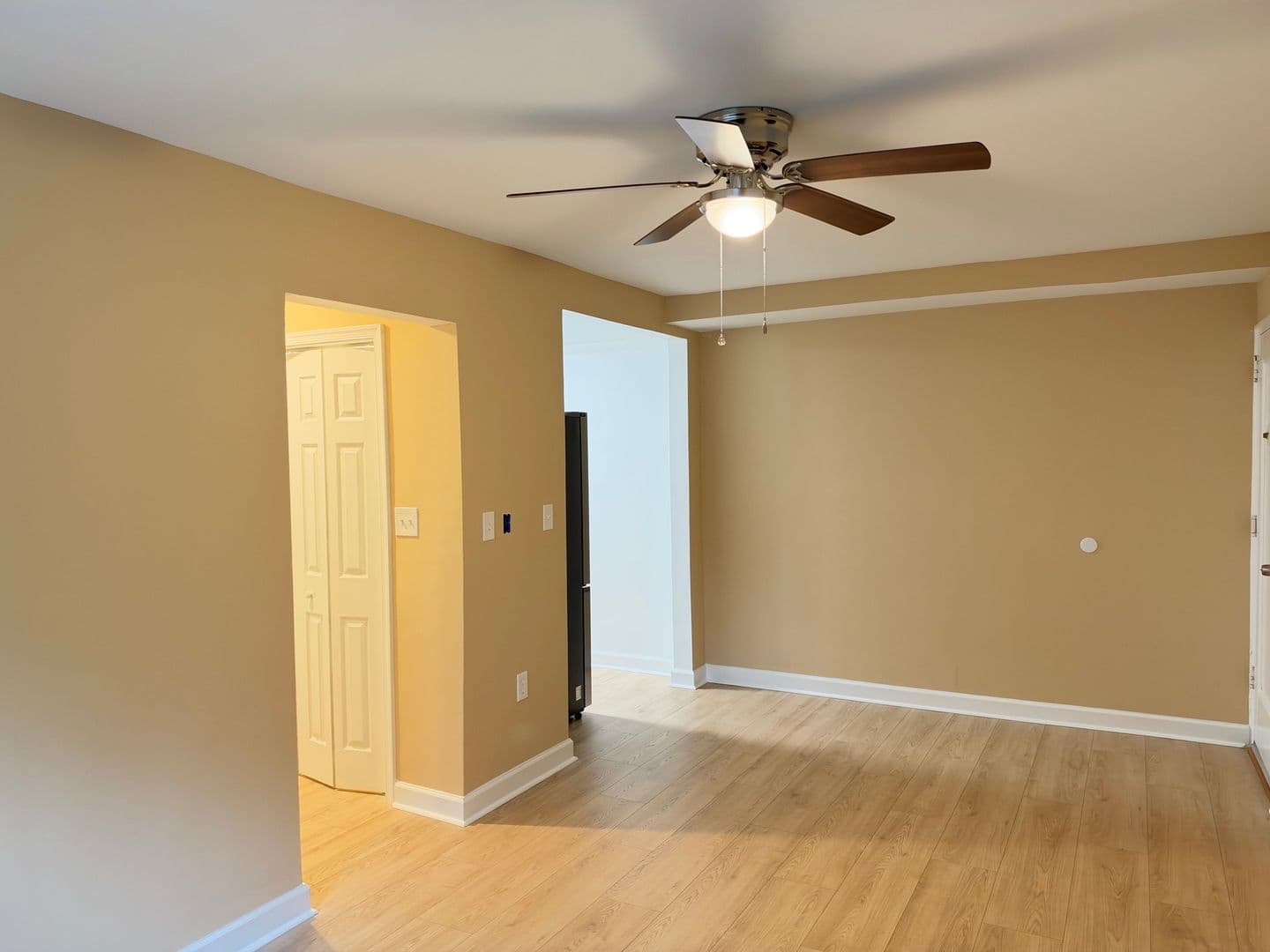Silver Spring Apartment: 8807 Plymouth St