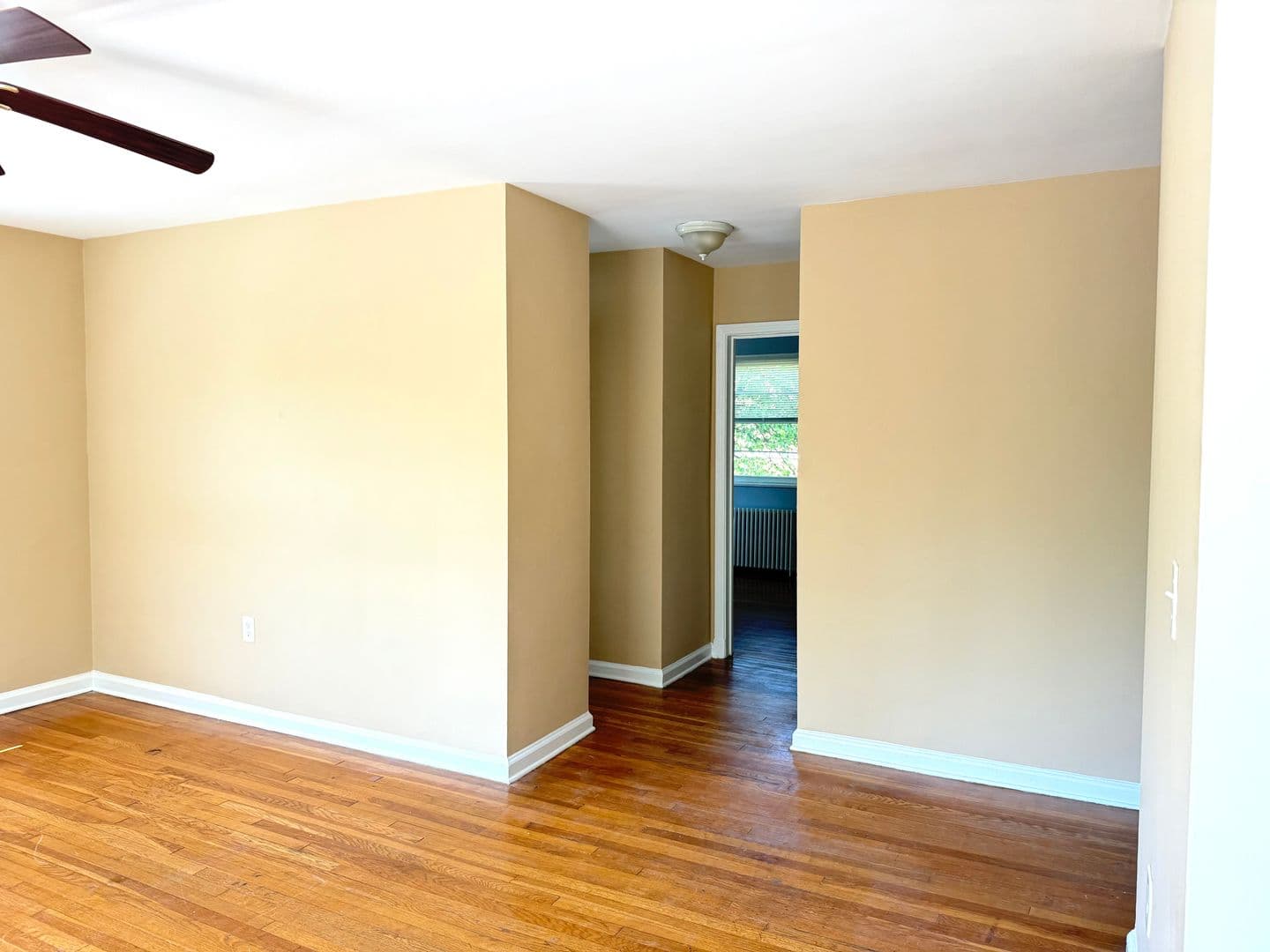 Brentwood Apartment: 4108 40th St.