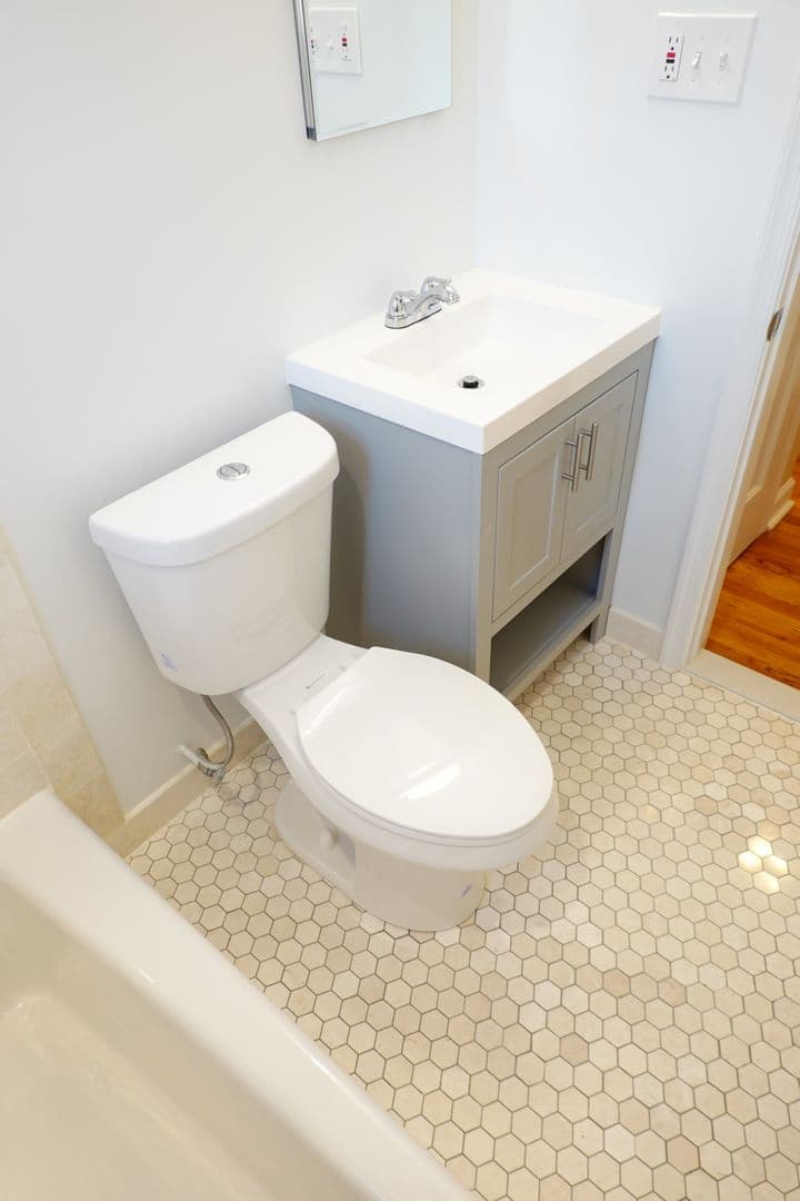 Silver Spring Apartment: 8802 Plymouth St