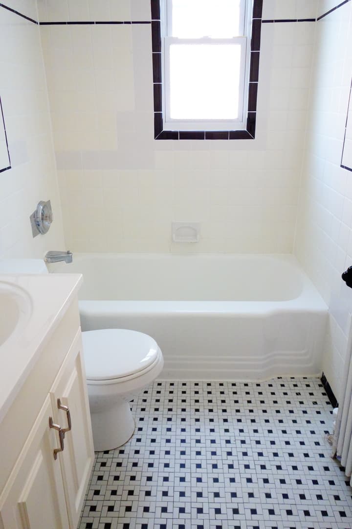 Takoma Park Apartment: 8105 Greenwood Ave